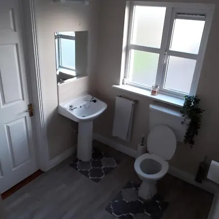4 Bedroom By The Sea Holiday home