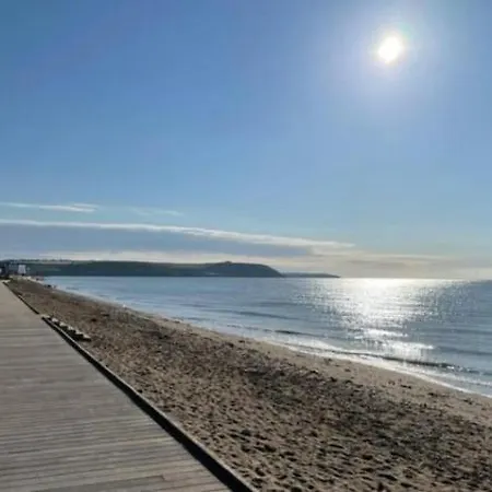 4 Bedroom By The Sea Holiday home Cork